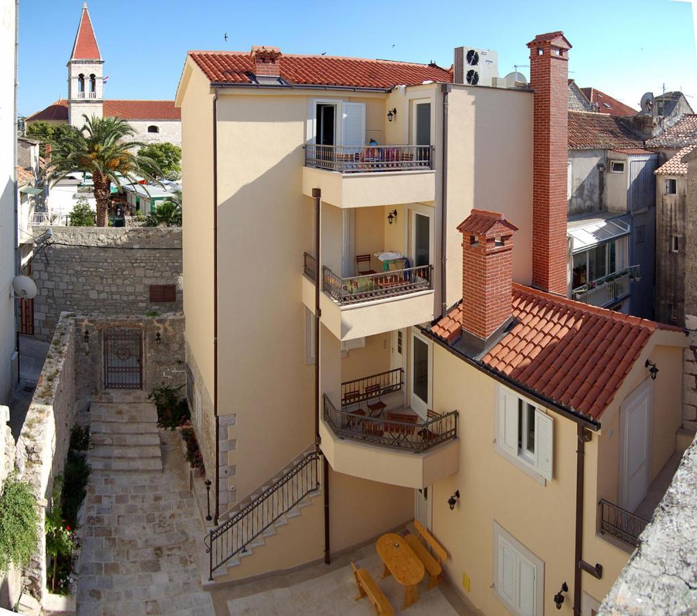Old Town Studio Apartments Макарська Екстер'єр фото
