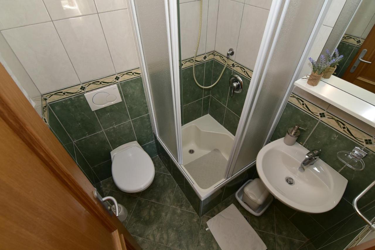Old Town Studio Apartments Макарська Екстер'єр фото