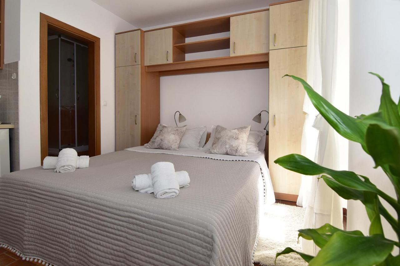 Old Town Studio Apartments Макарська Екстер'єр фото