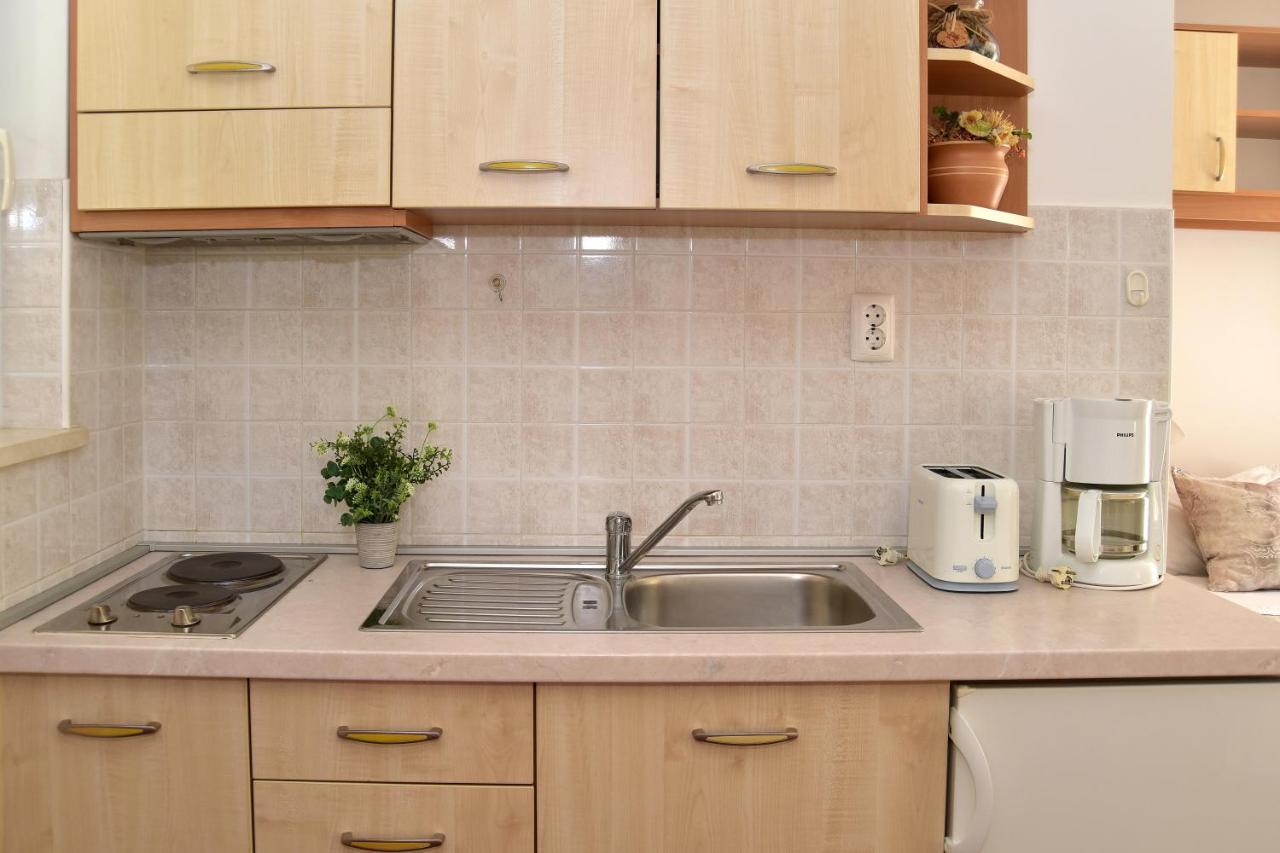 Old Town Studio Apartments Макарська Екстер'єр фото