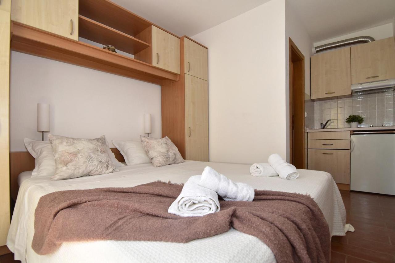 Old Town Studio Apartments Макарська Екстер'єр фото